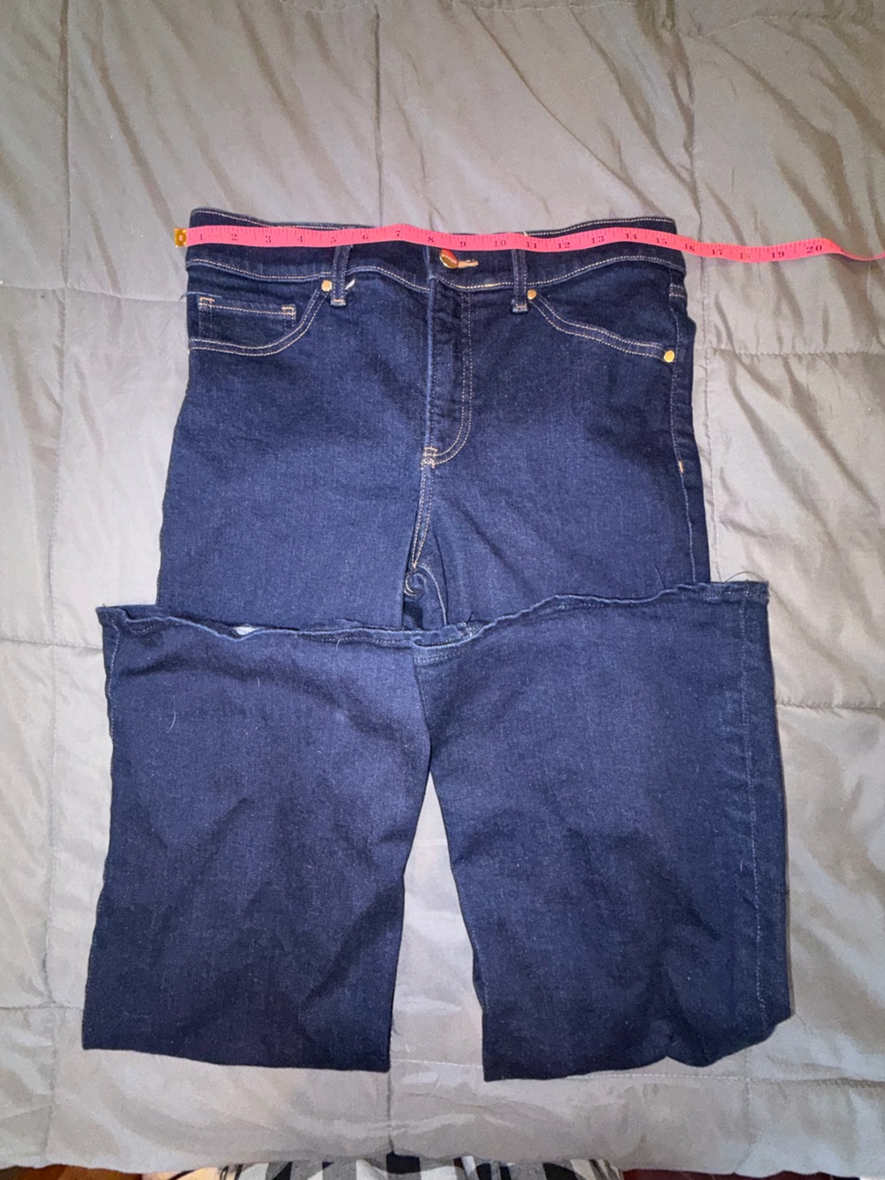 Express 70s Flare Mid Rise Dark Wash Jeans Size 6R - Picture 5 of 8